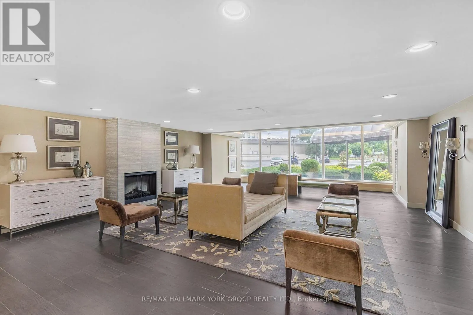 1007 - 7811 YONGE STREET