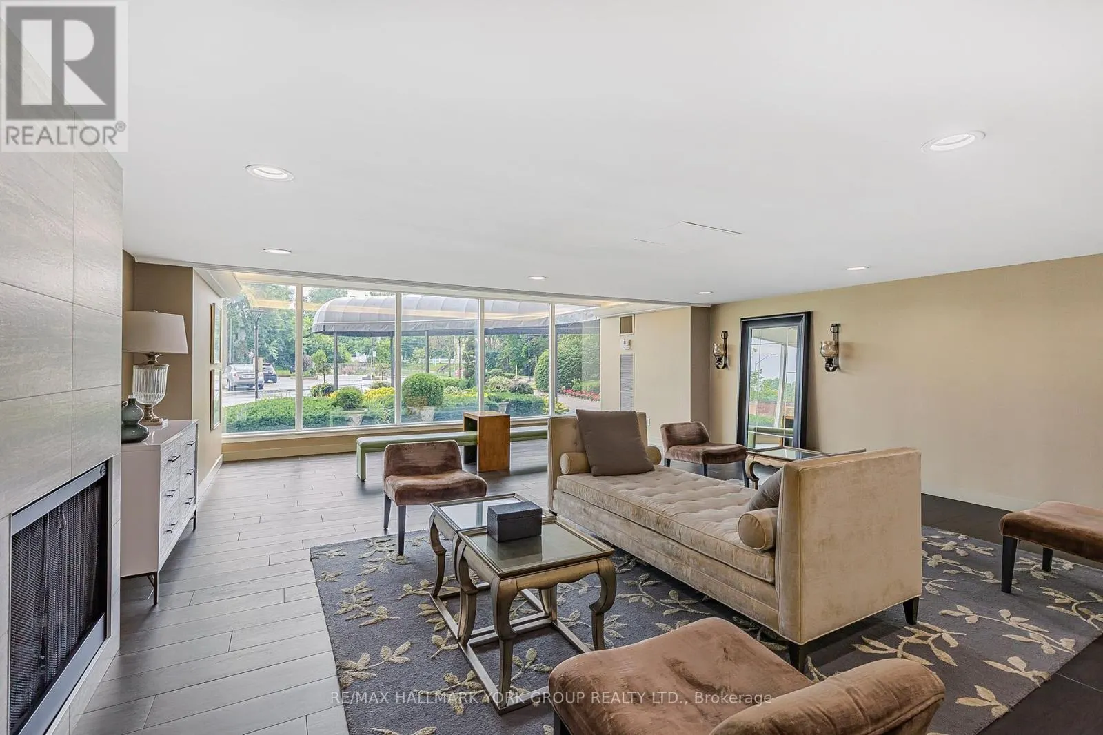 1007 - 7811 YONGE STREET