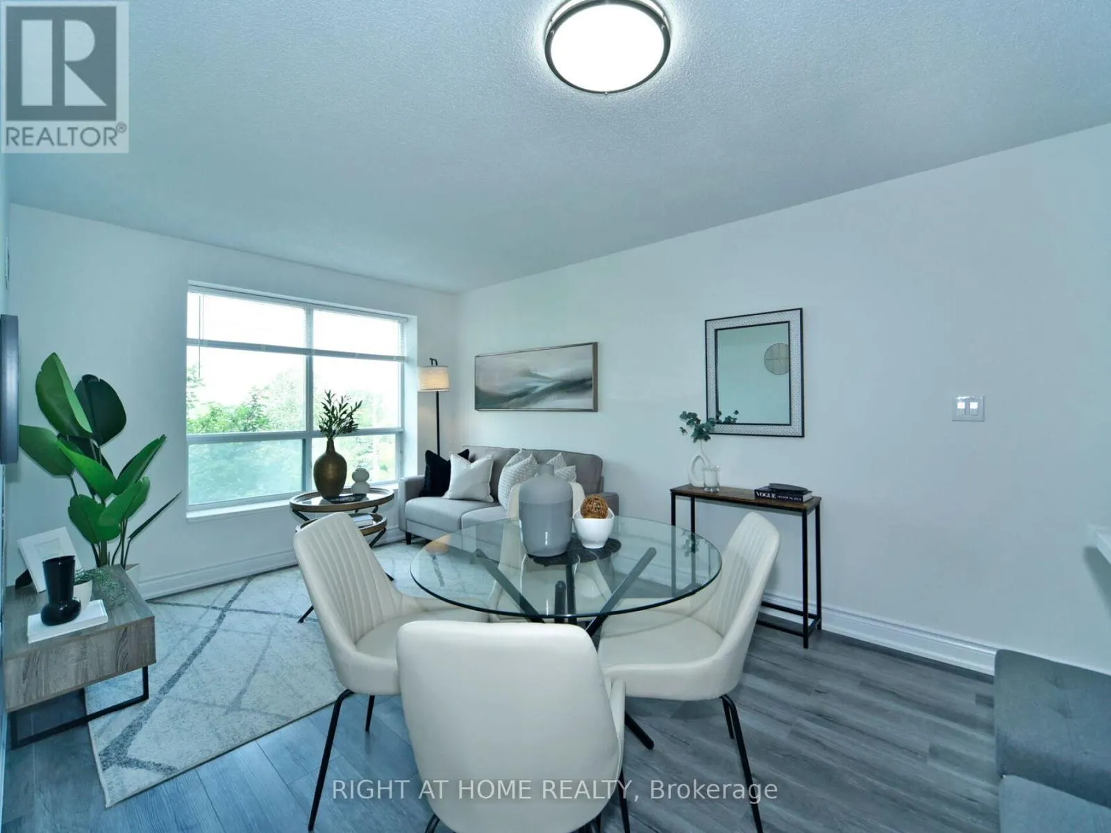 501 - 51 BAFFIN COURT