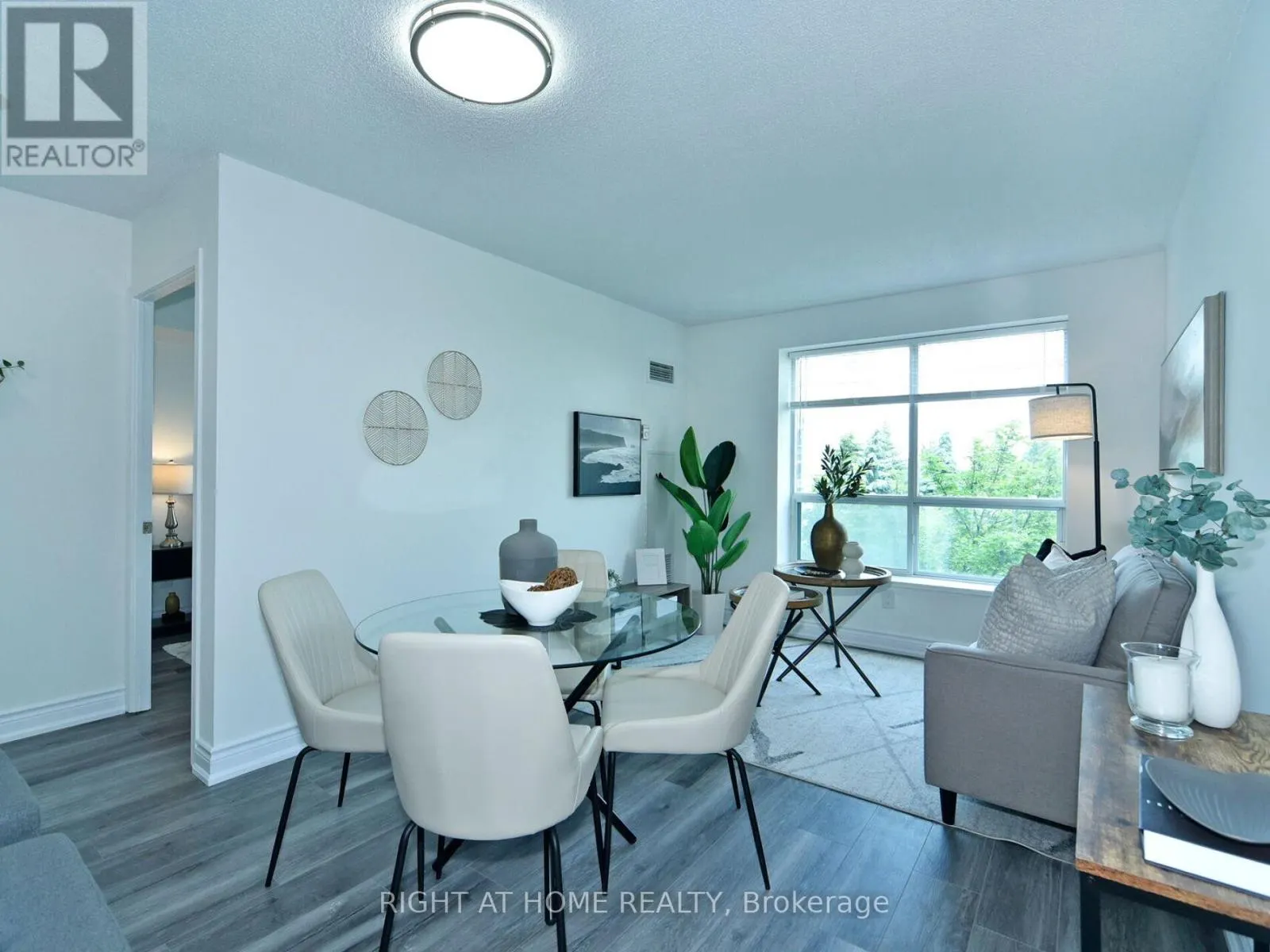 501 - 51 BAFFIN COURT