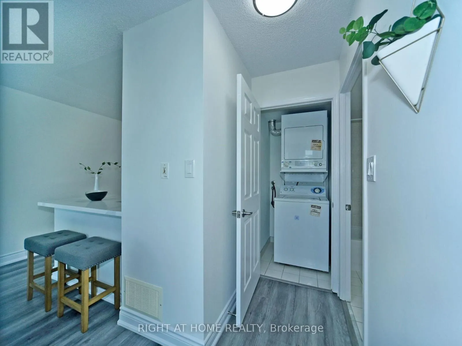 501 - 51 BAFFIN COURT