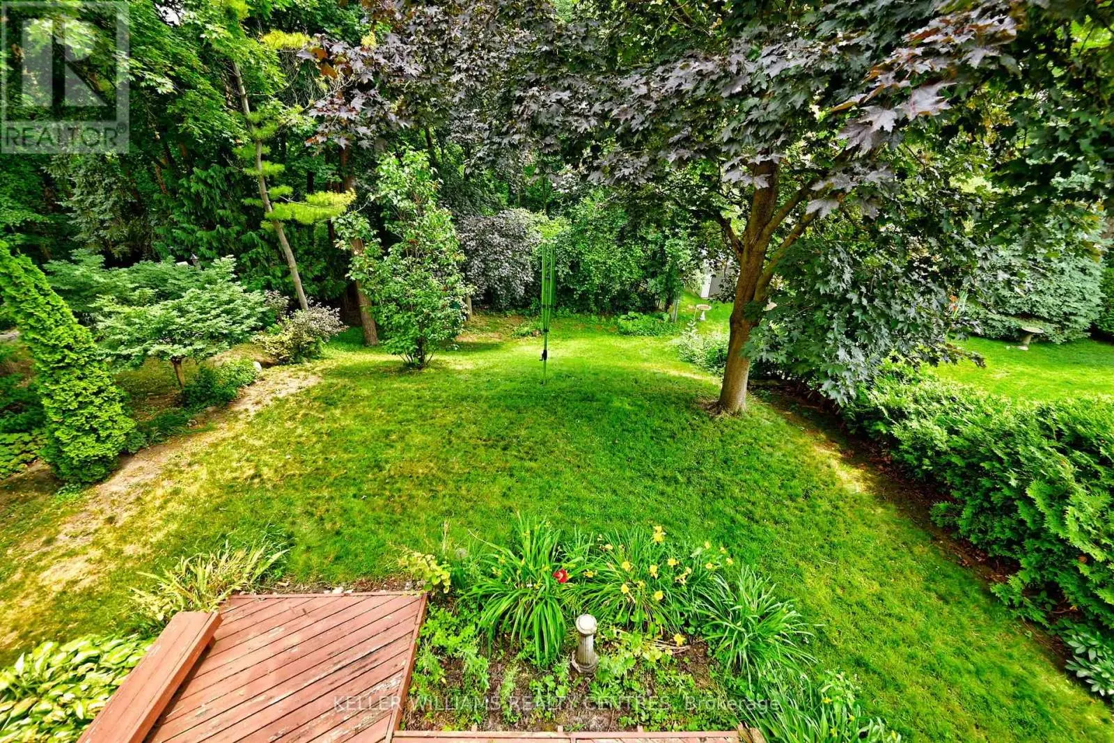 16 LANEWOOD DRIVE