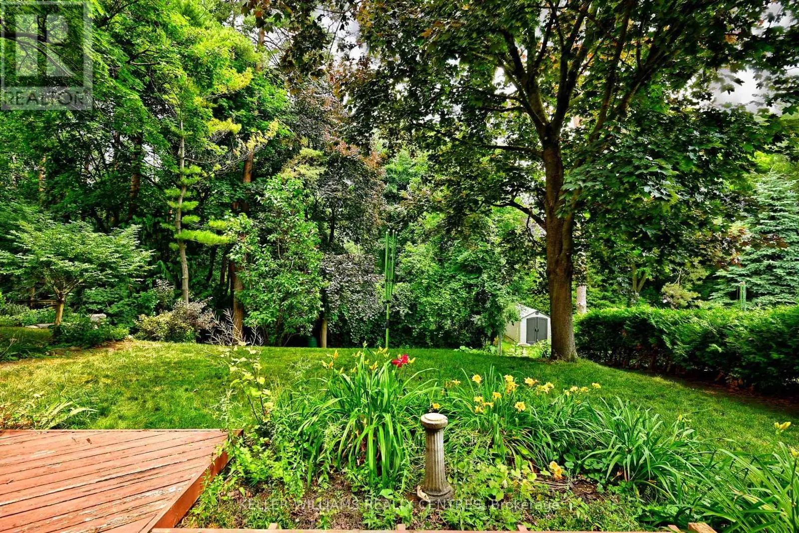 16 LANEWOOD DRIVE