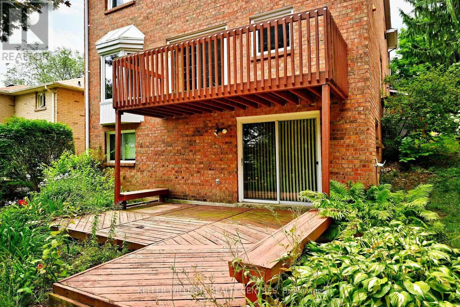 16 LANEWOOD DRIVE