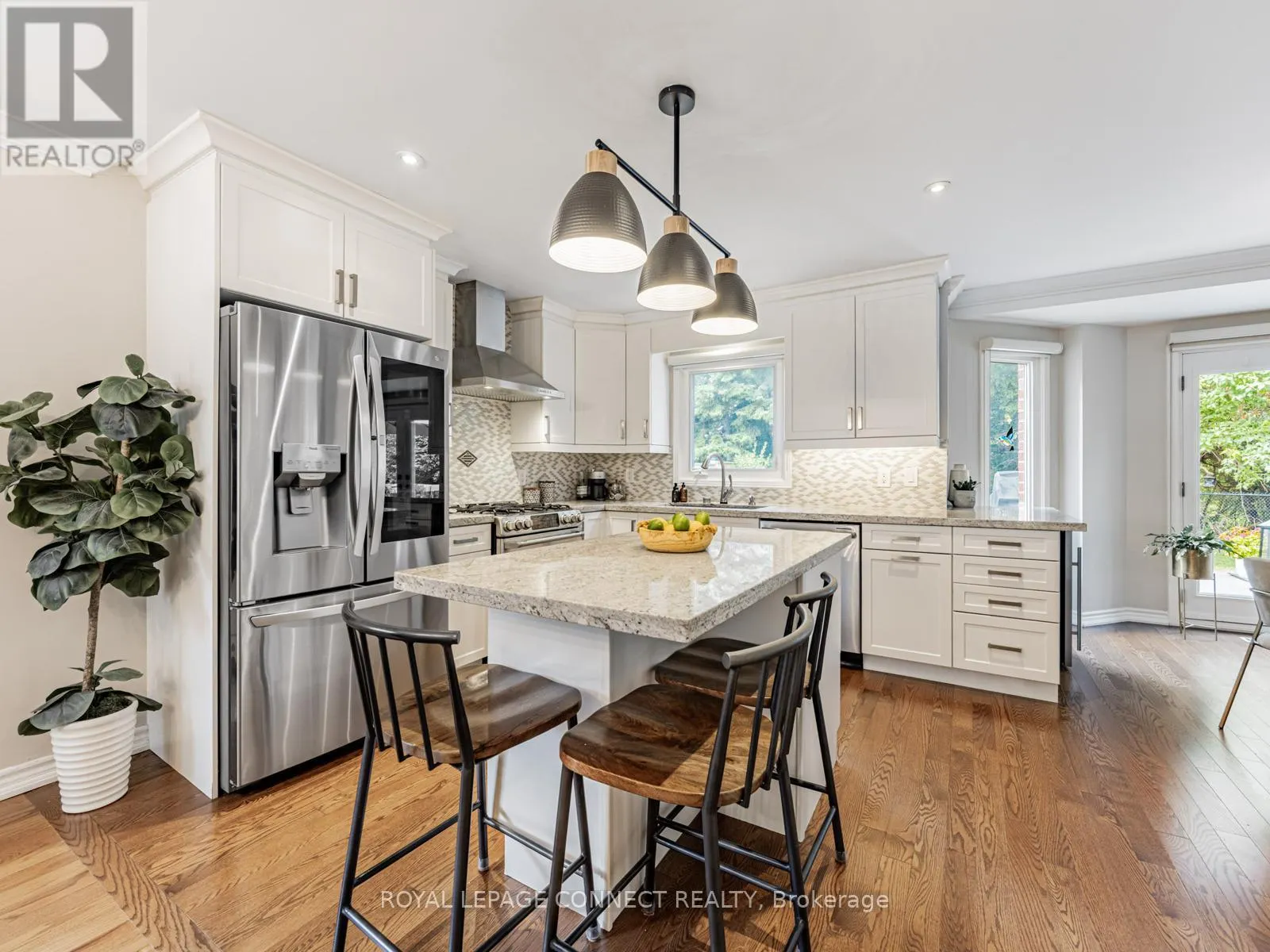 42 LYNDHURST DRIVE