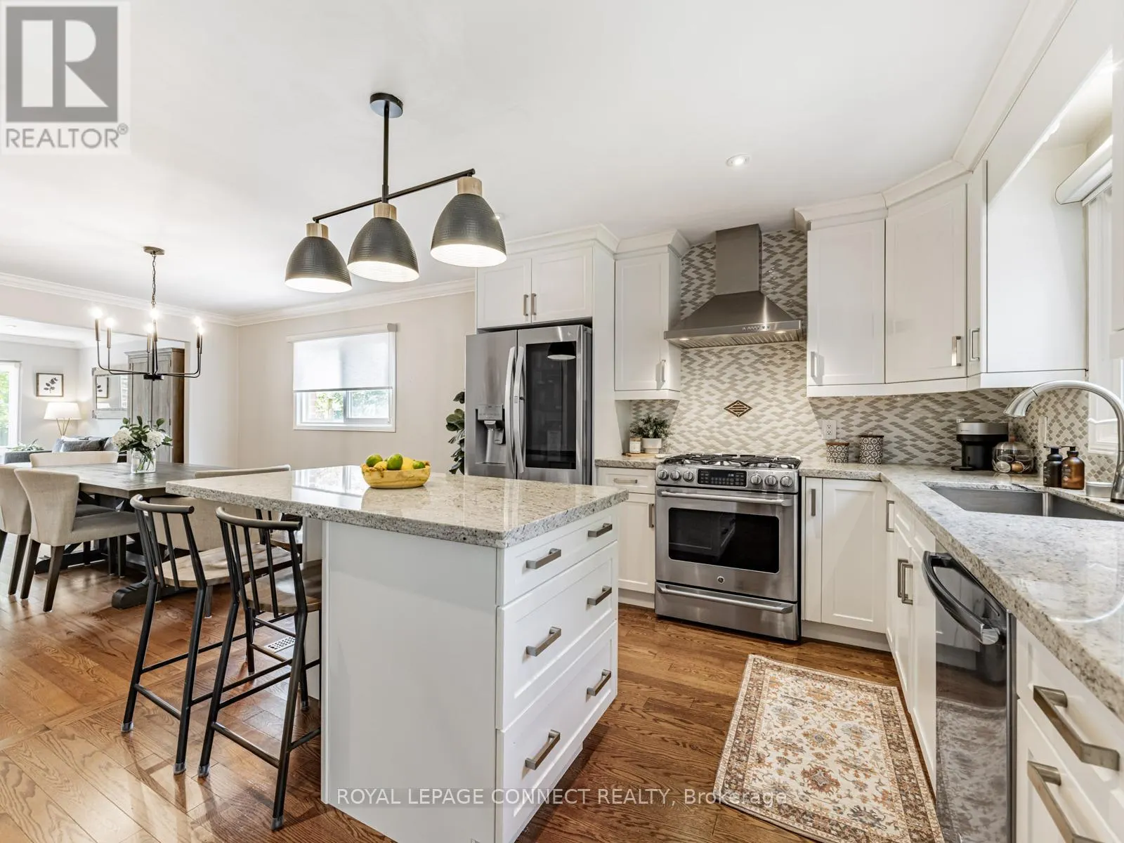 42 LYNDHURST DRIVE