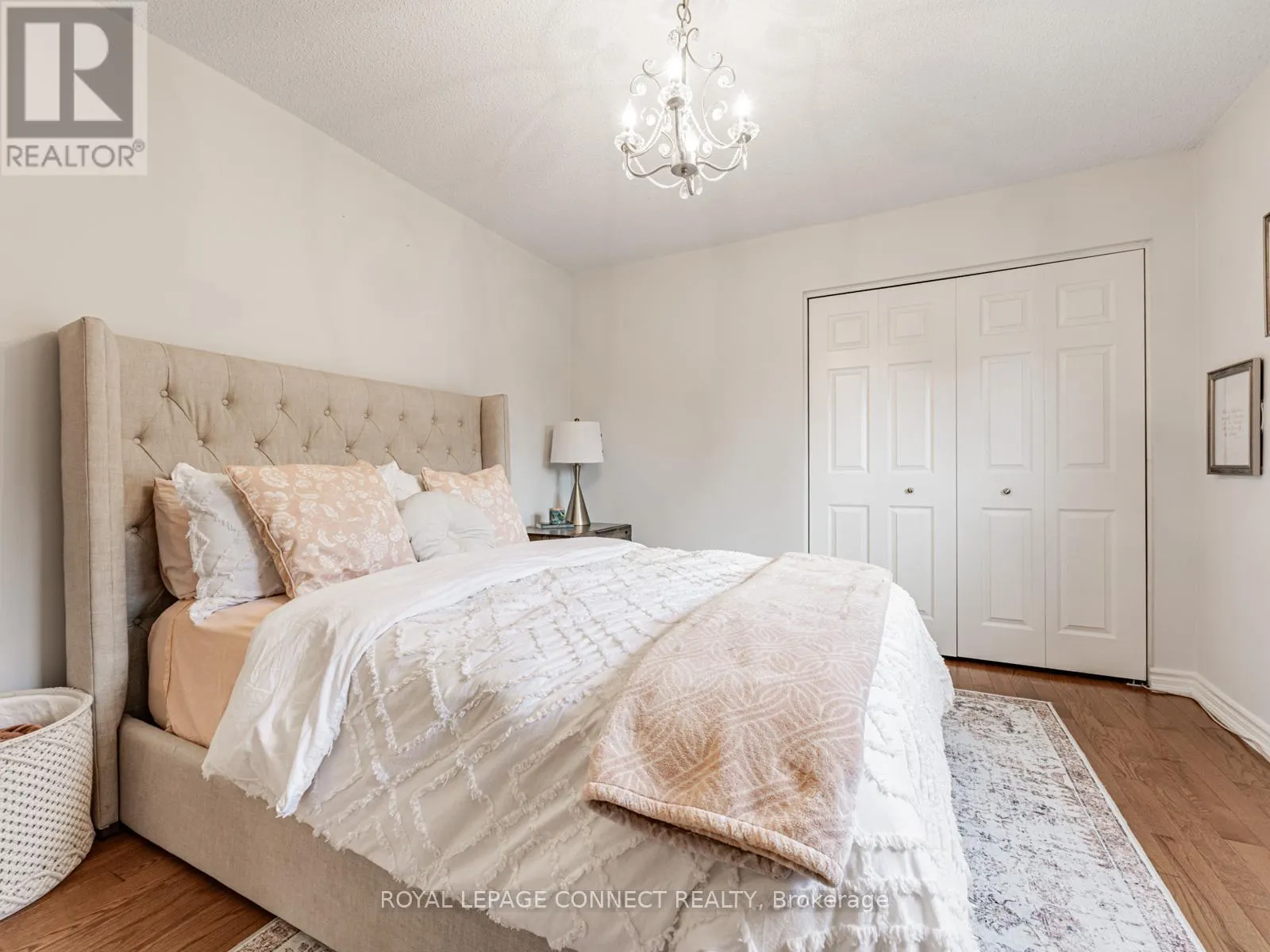 42 LYNDHURST DRIVE
