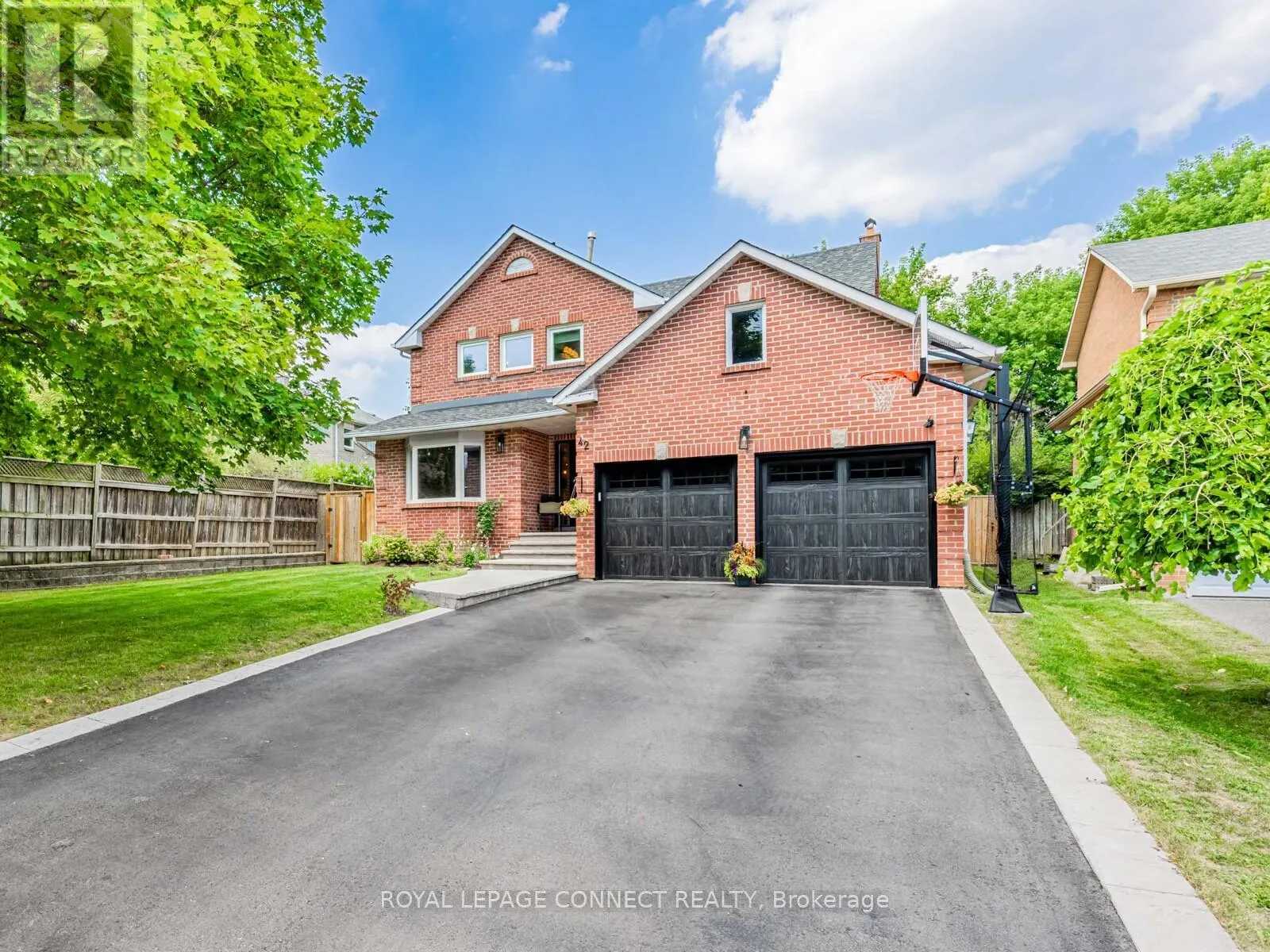 42 LYNDHURST DRIVE
