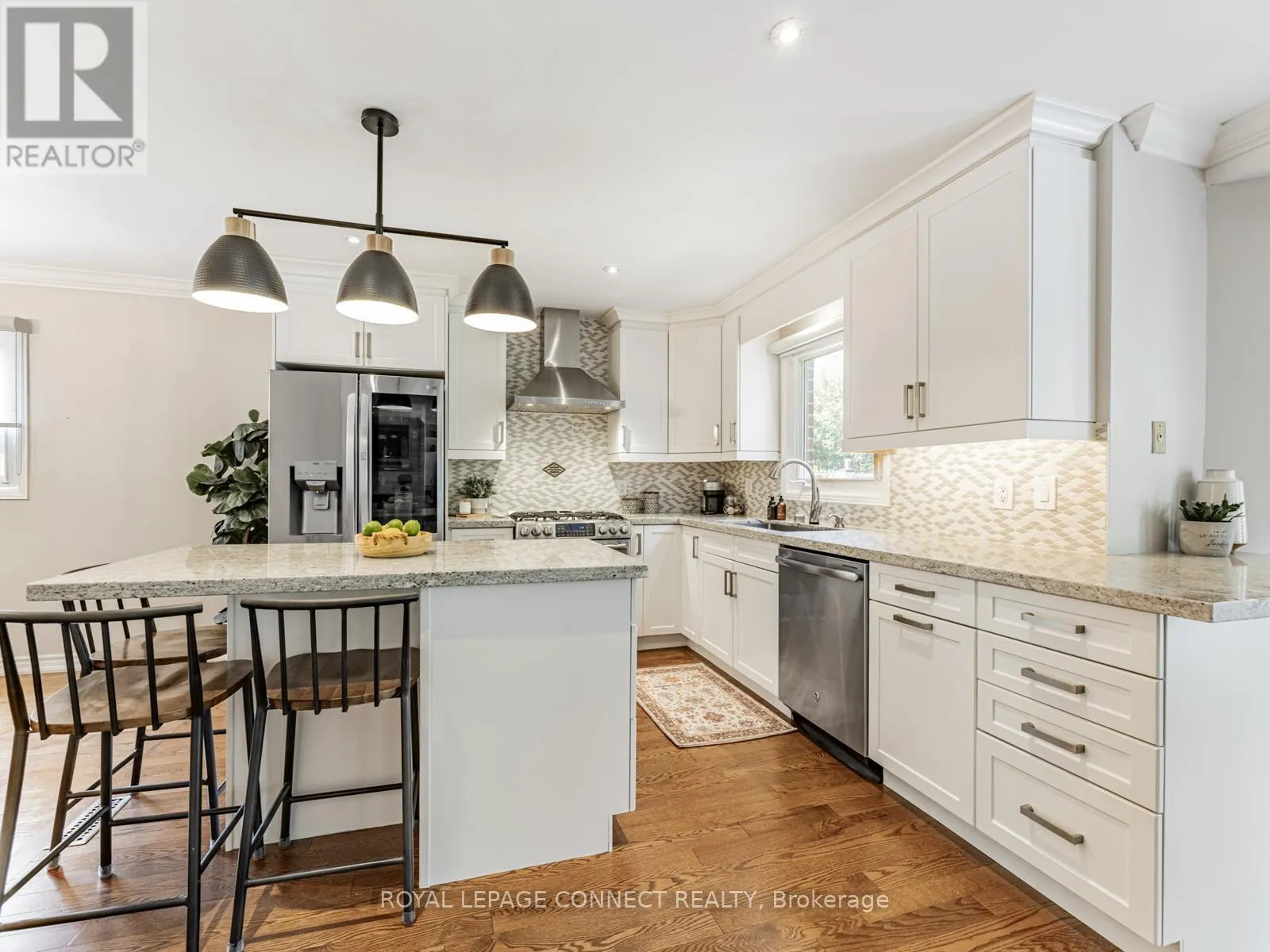 42 LYNDHURST DRIVE