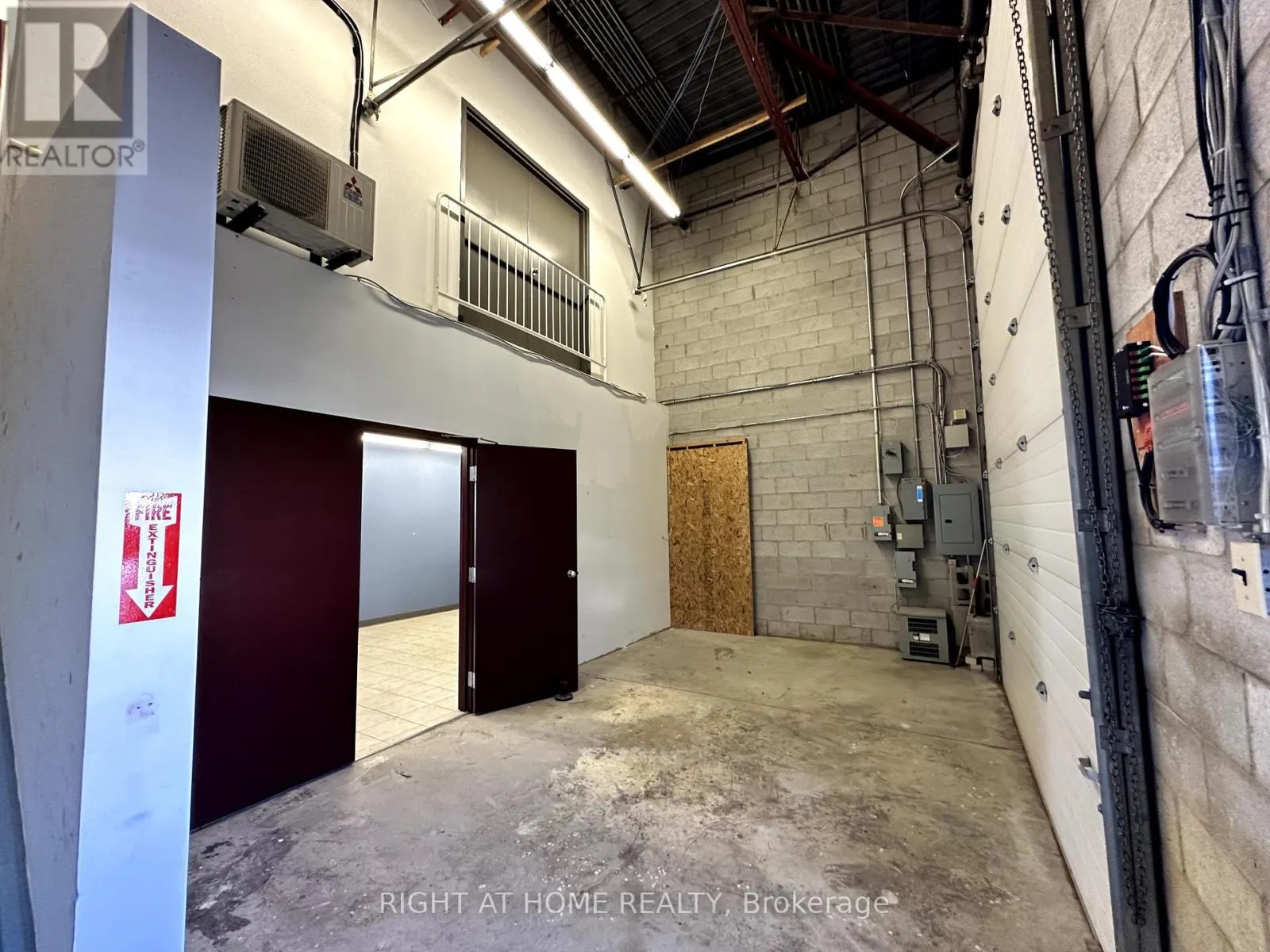 27 - 17075 LESLIE STREET