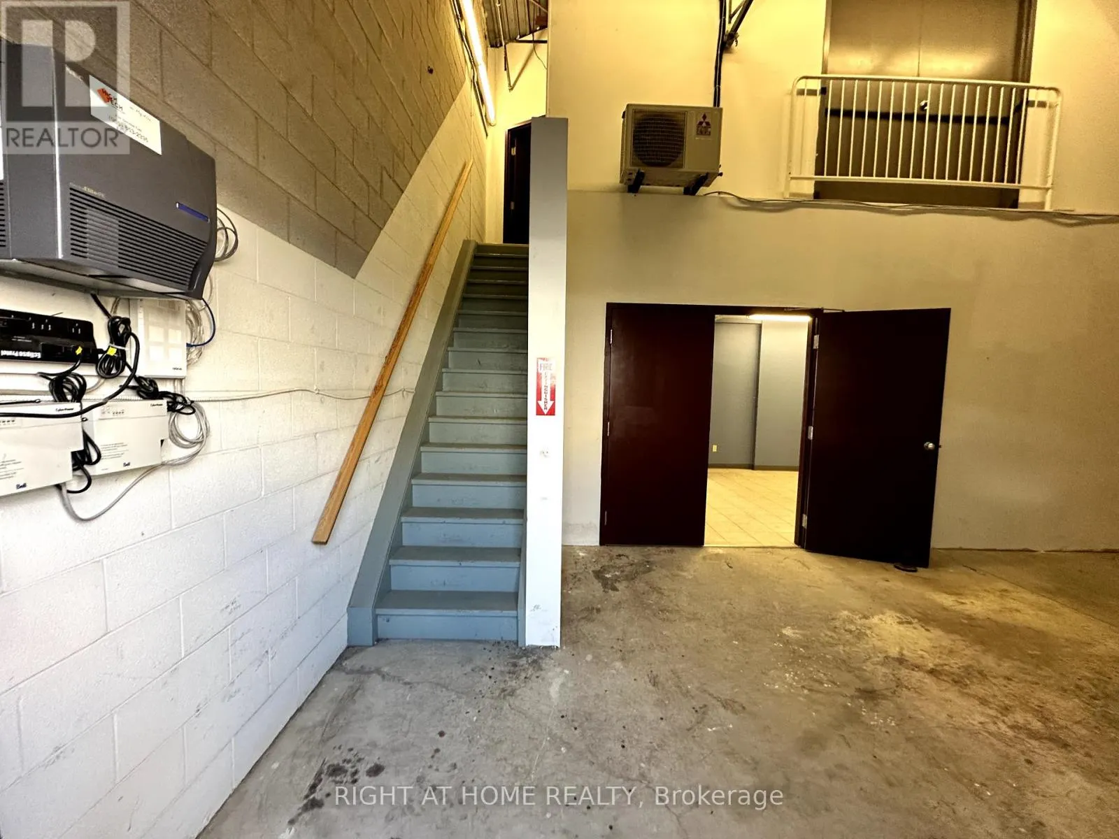 27 - 17075 LESLIE STREET