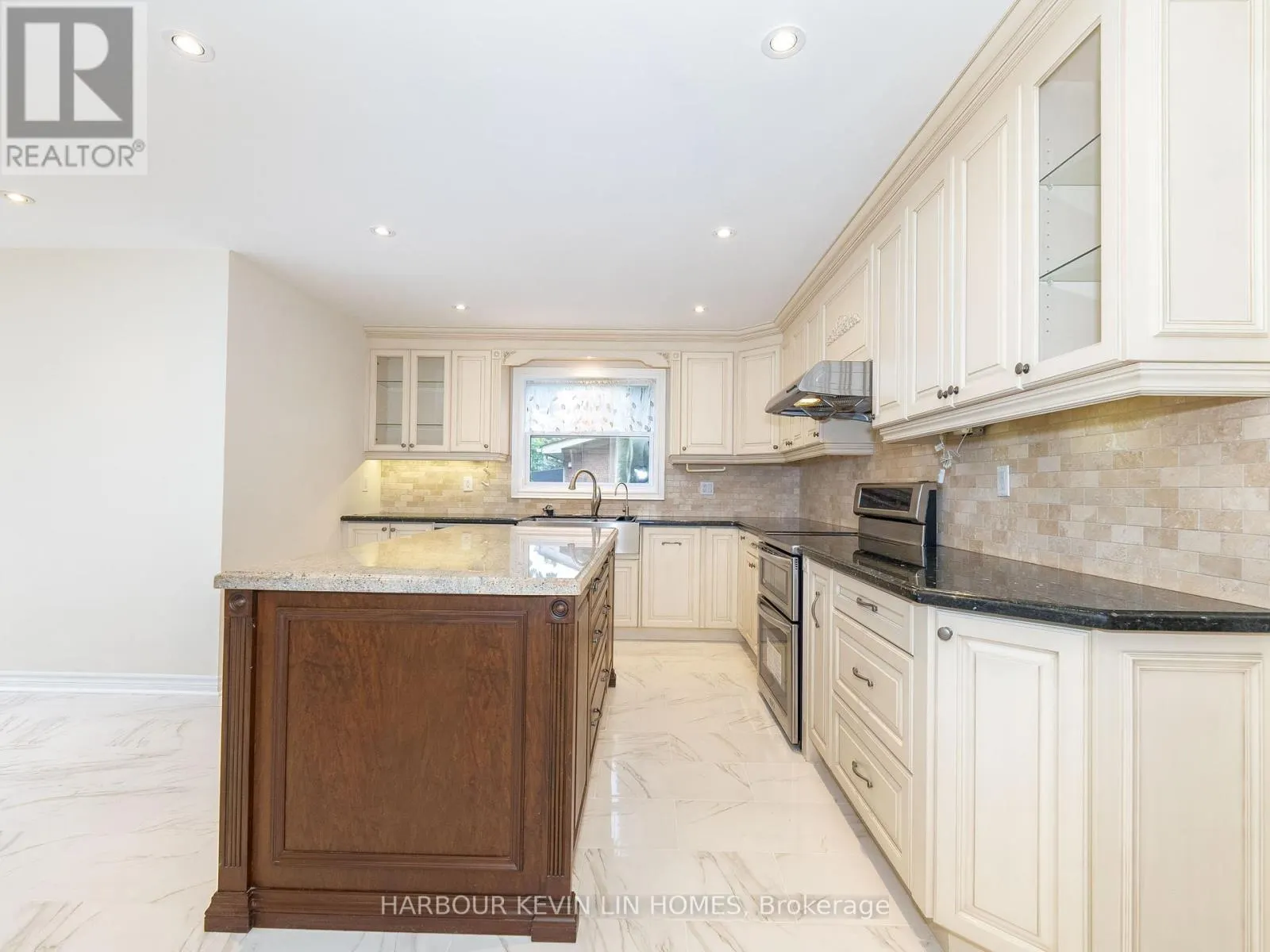 39 MONTCLAIR ROAD