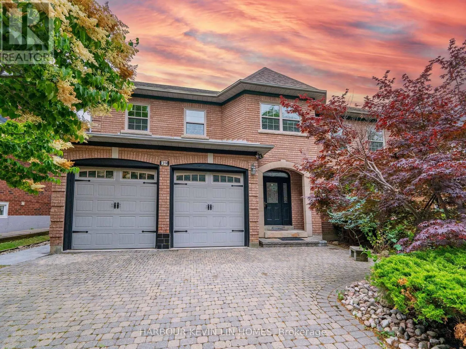 39 MONTCLAIR ROAD