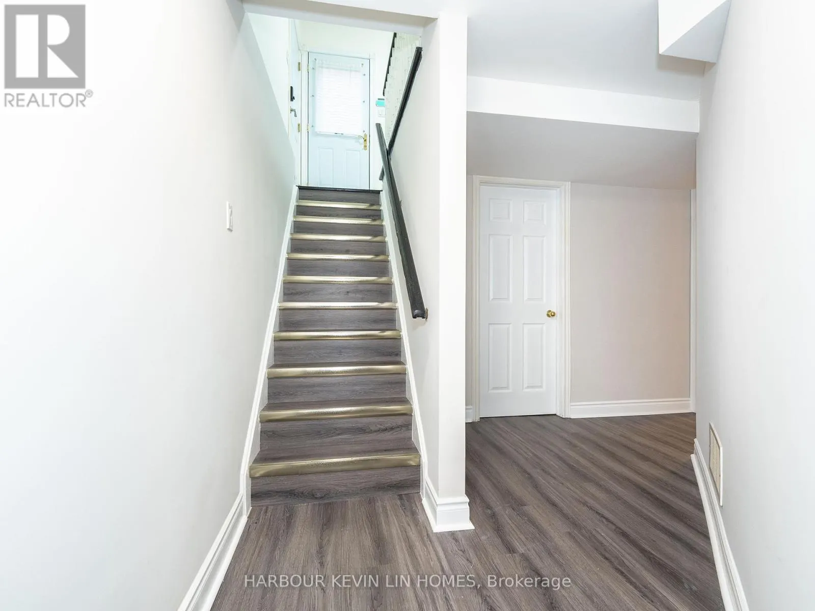 39 MONTCLAIR ROAD