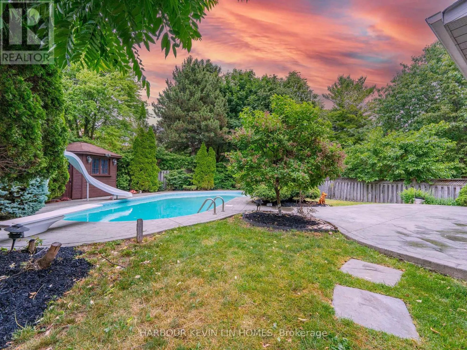 39 MONTCLAIR ROAD