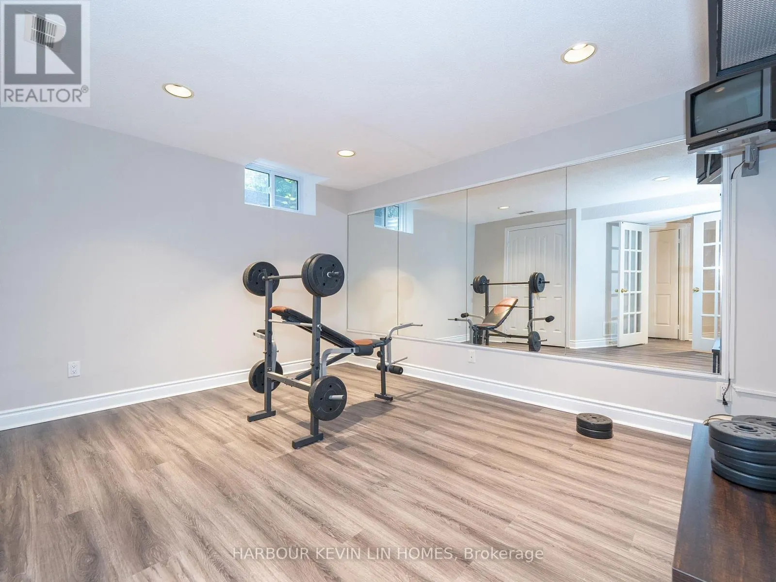 39 MONTCLAIR ROAD
