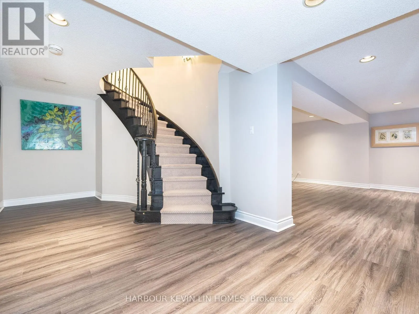 39 MONTCLAIR ROAD