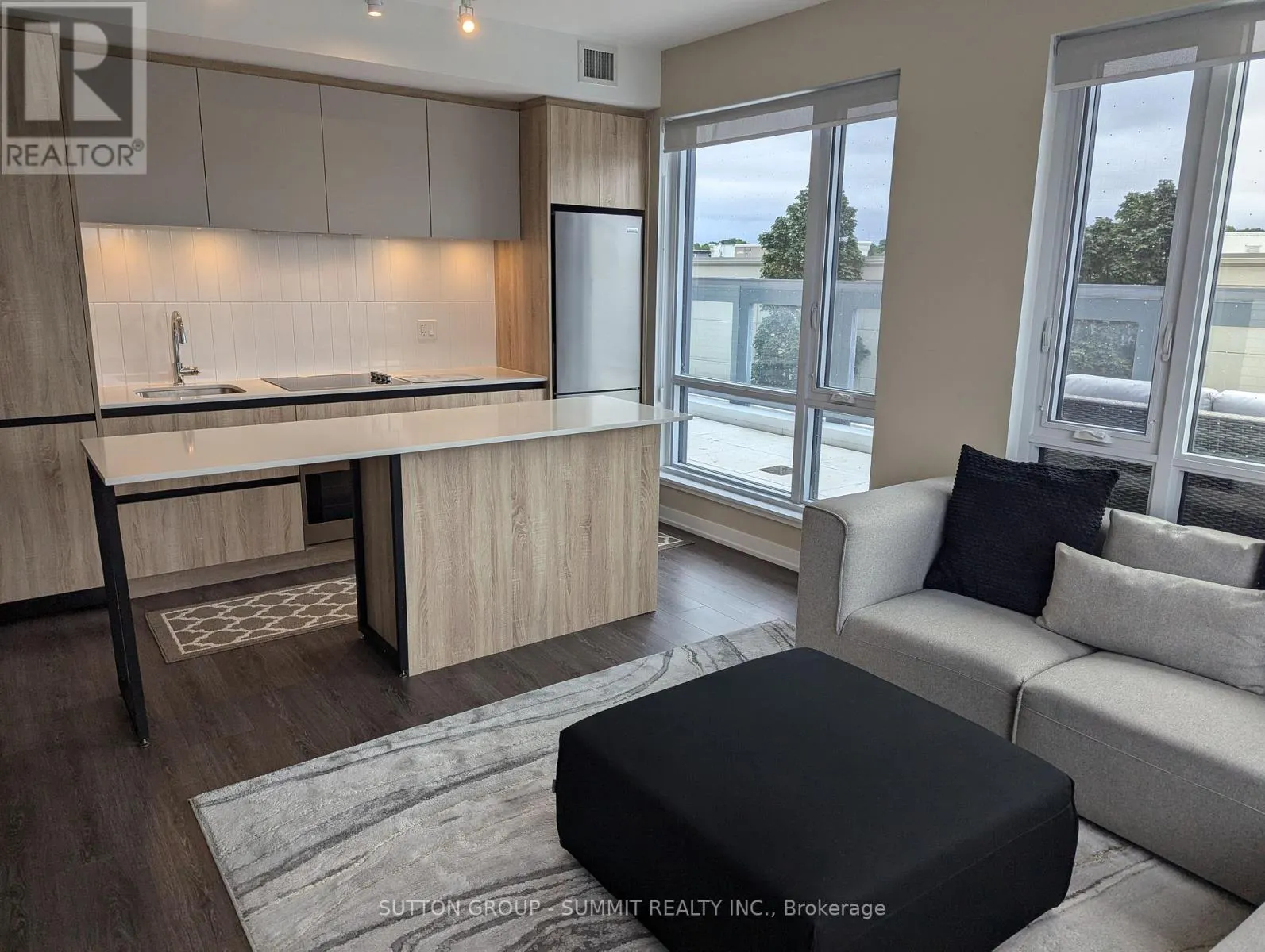 204 - 7950 BATHURST STREET