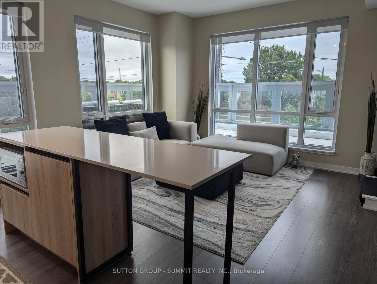 204 - 7950 BATHURST STREET