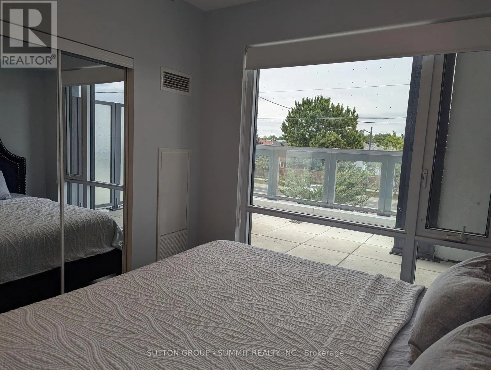 204 - 7950 BATHURST STREET