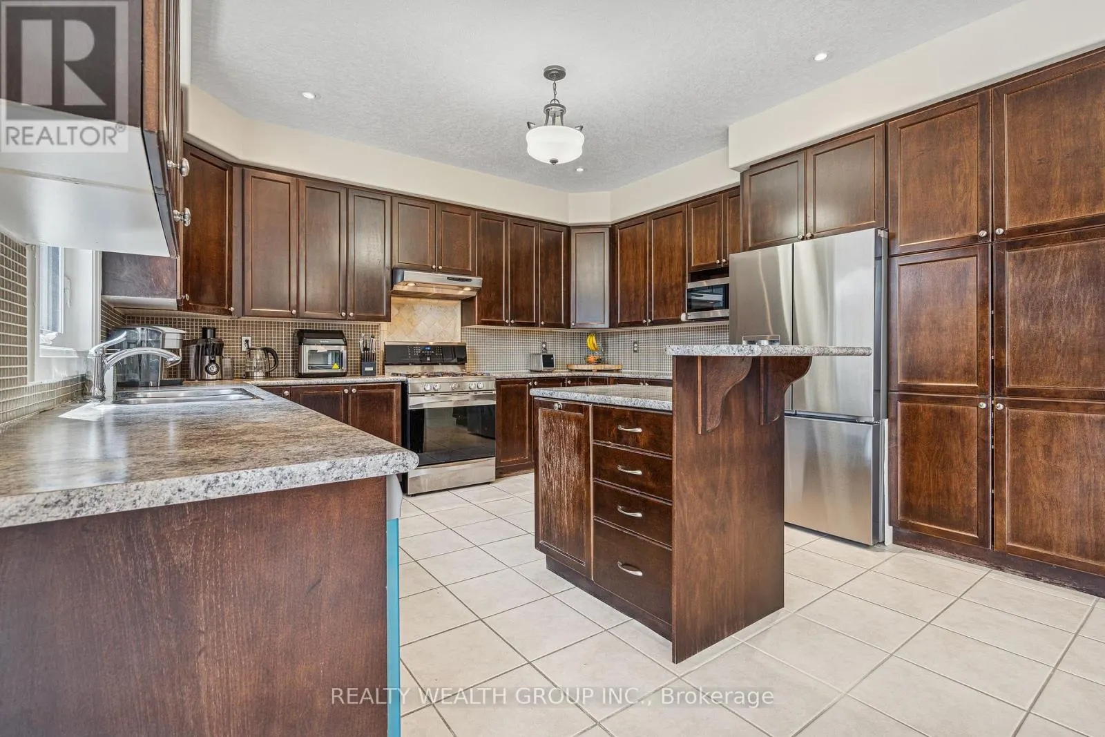 896 BOOTH AVENUE