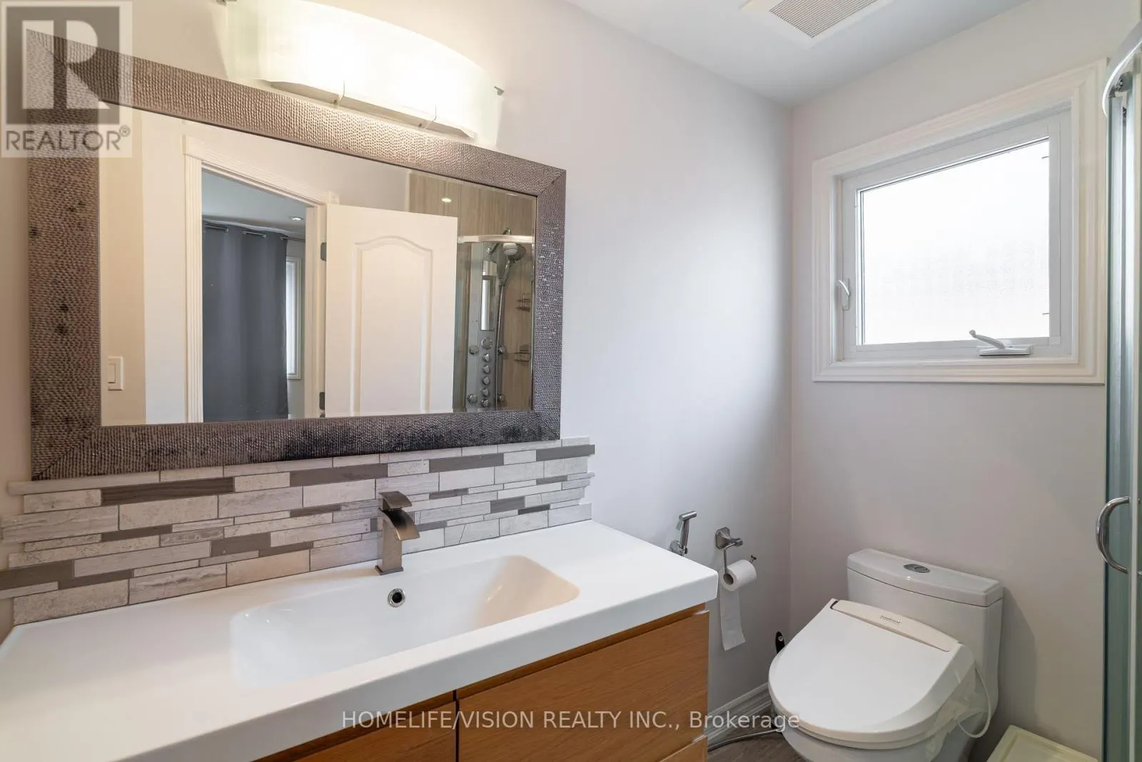 32 MOUNTFIELD CRESCENT