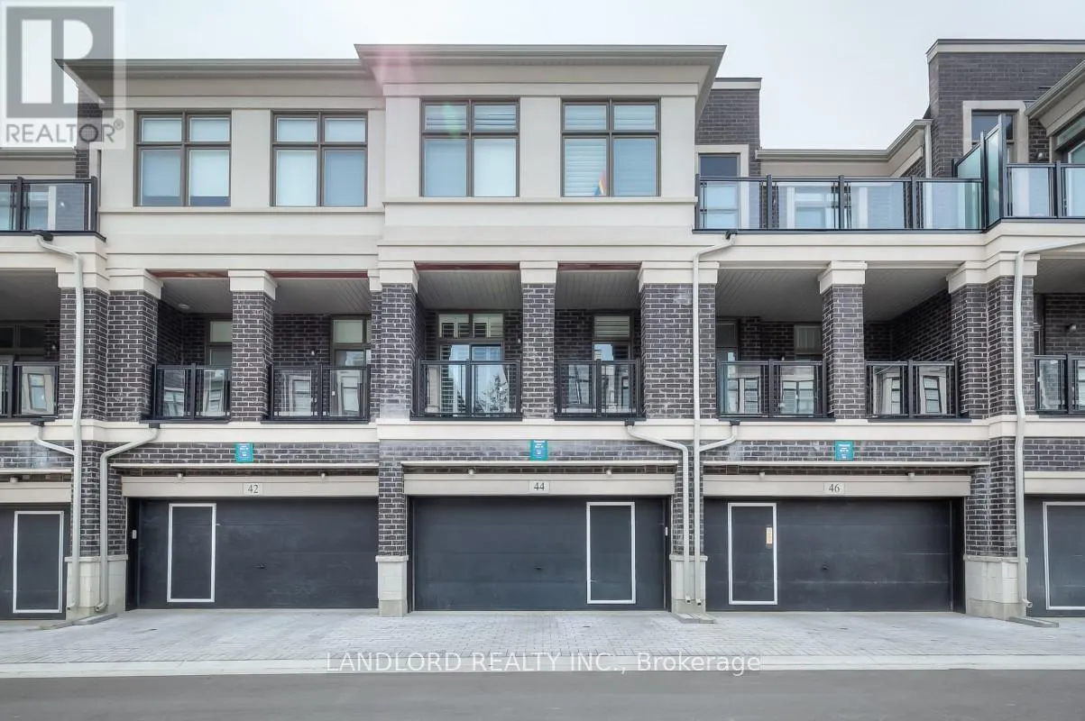 44 ARMILLO PLACE