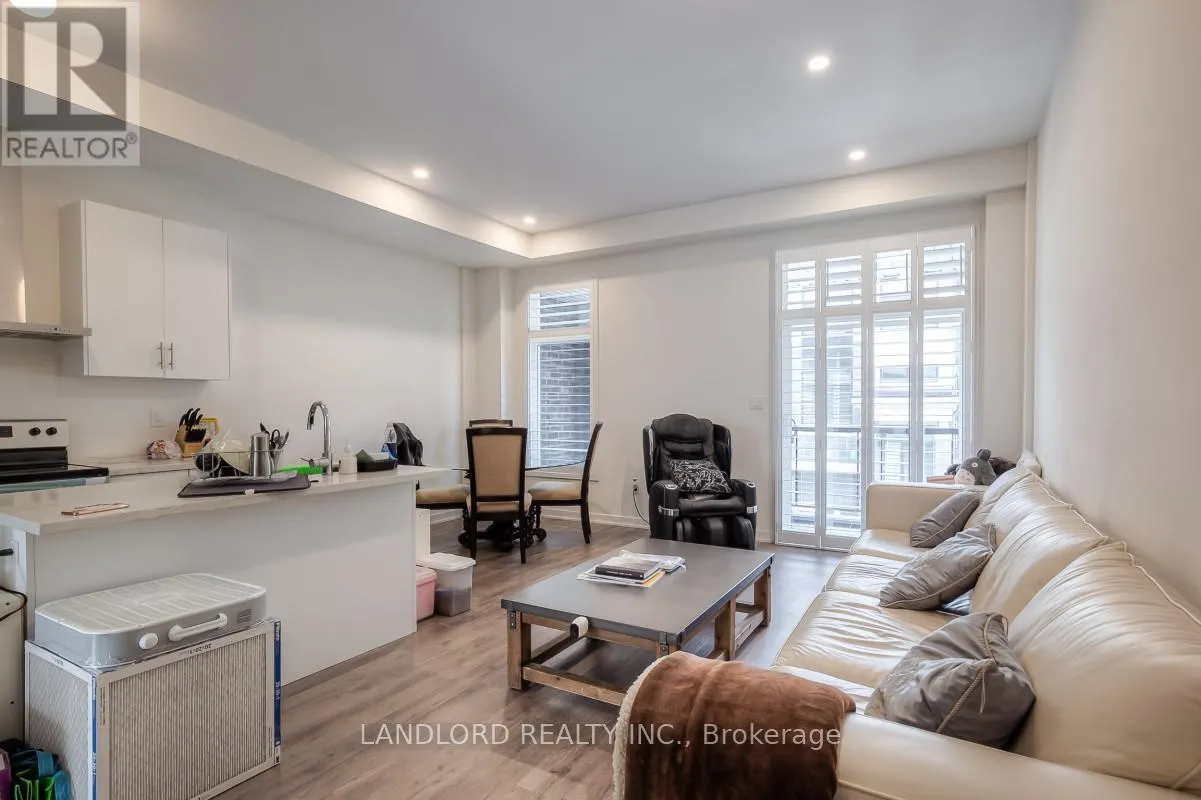 44 ARMILLO PLACE