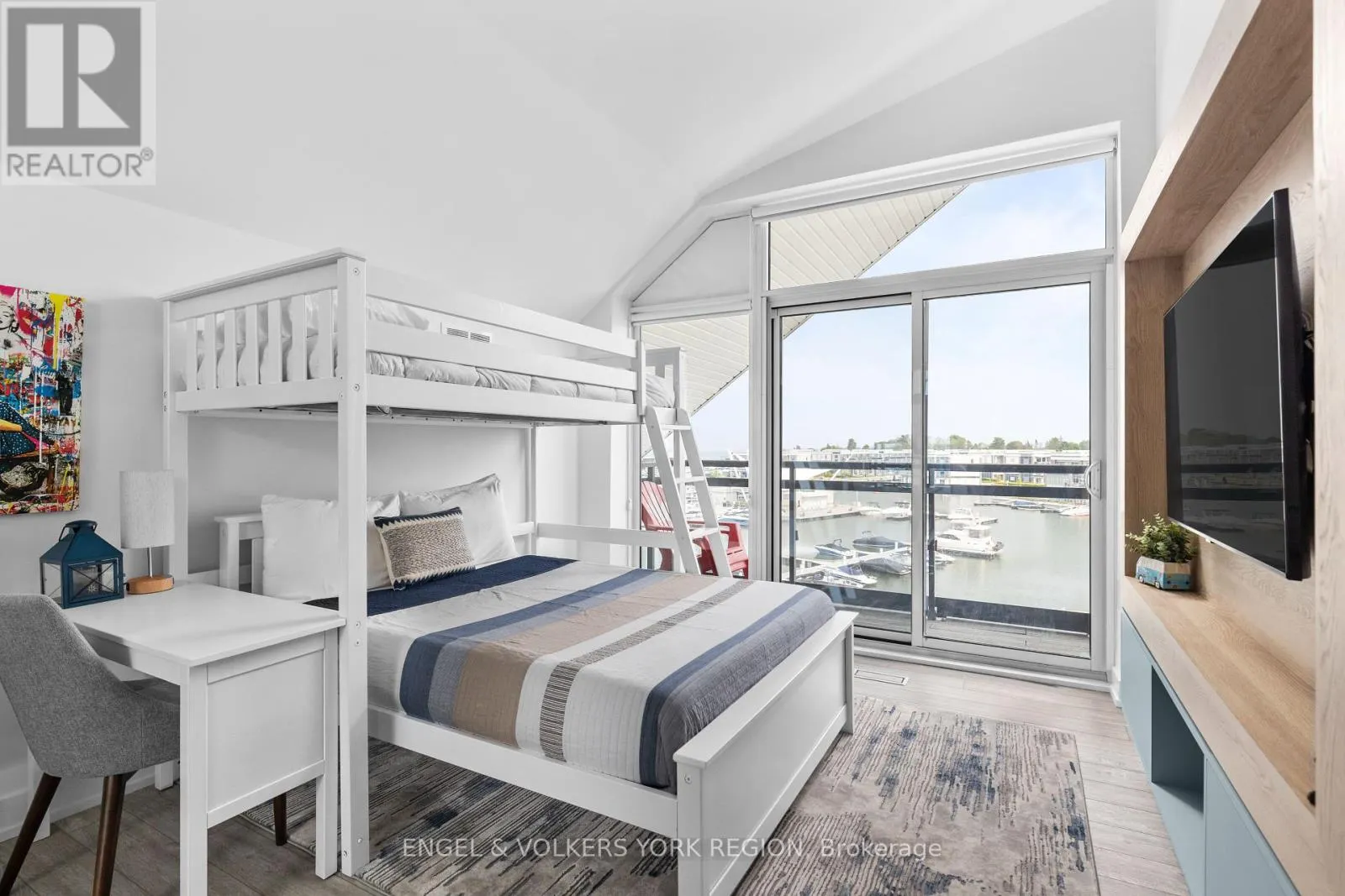 110 - 317 BROWARD WAY