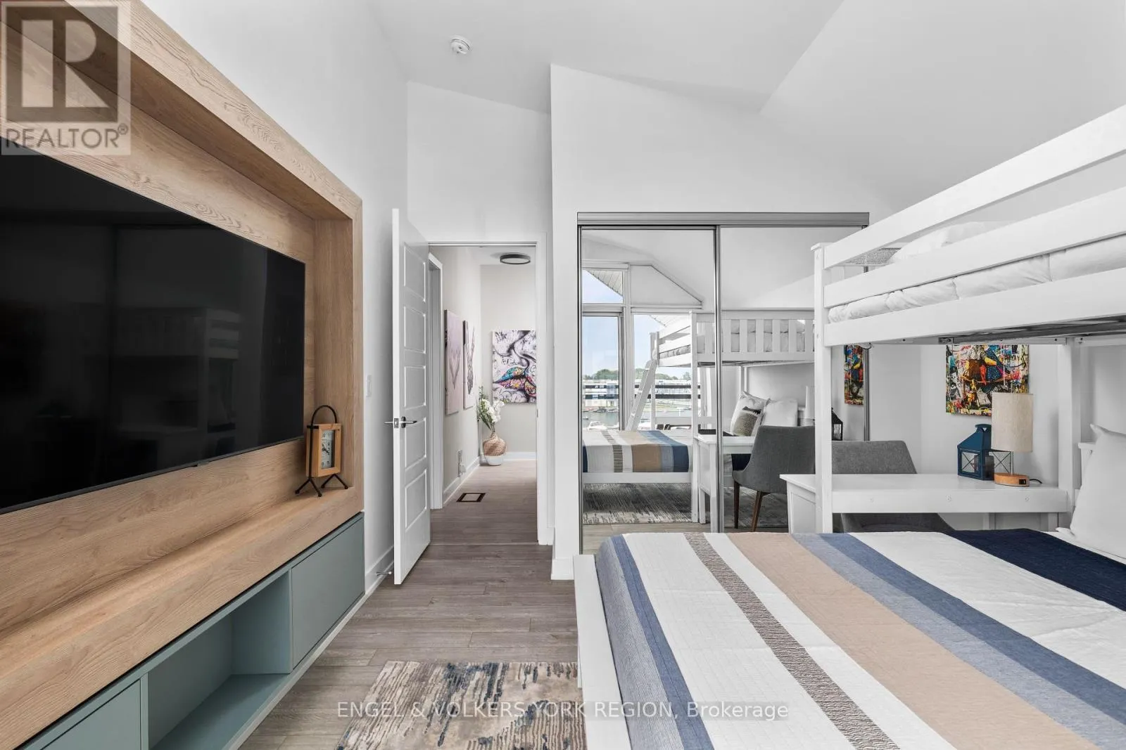 110 - 317 BROWARD WAY