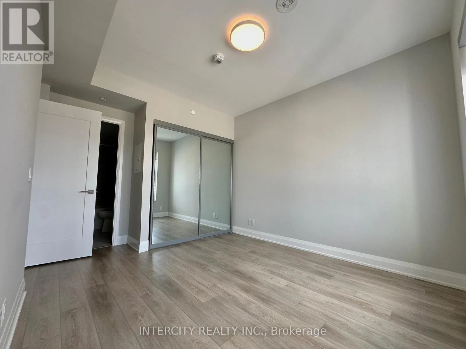 1806 - 18 WATER WALK DRIVE
