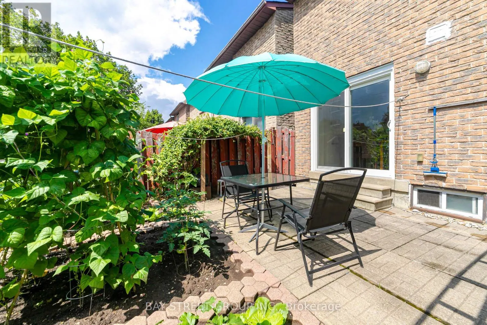 61 MABLEY CRESCENT