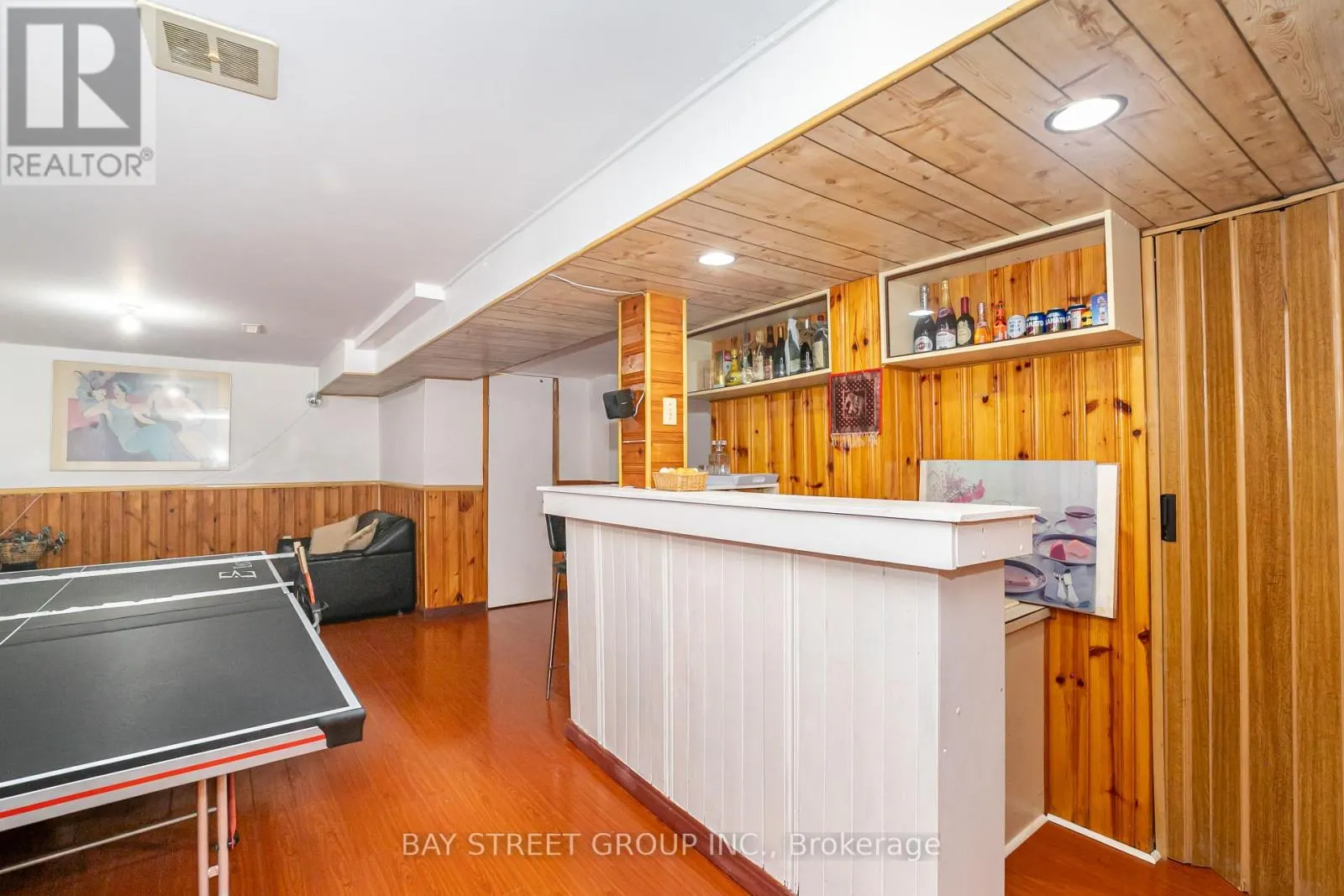61 MABLEY CRESCENT
