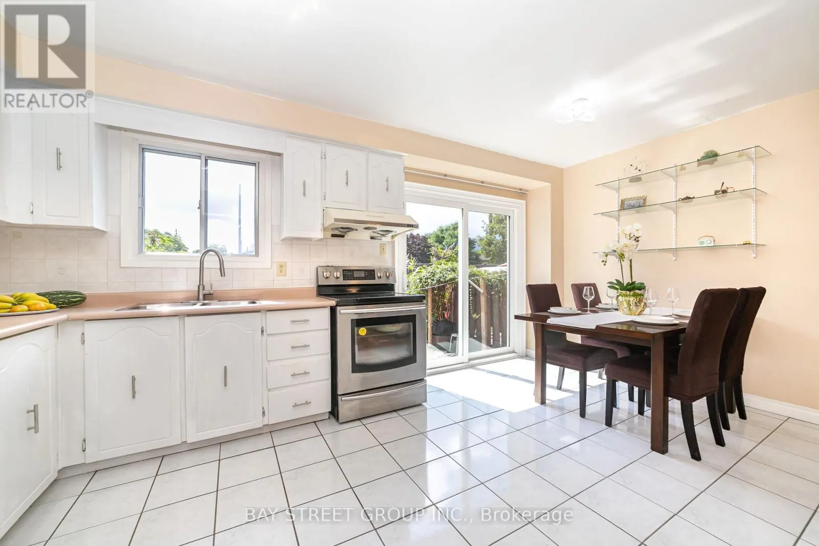 61 MABLEY CRESCENT