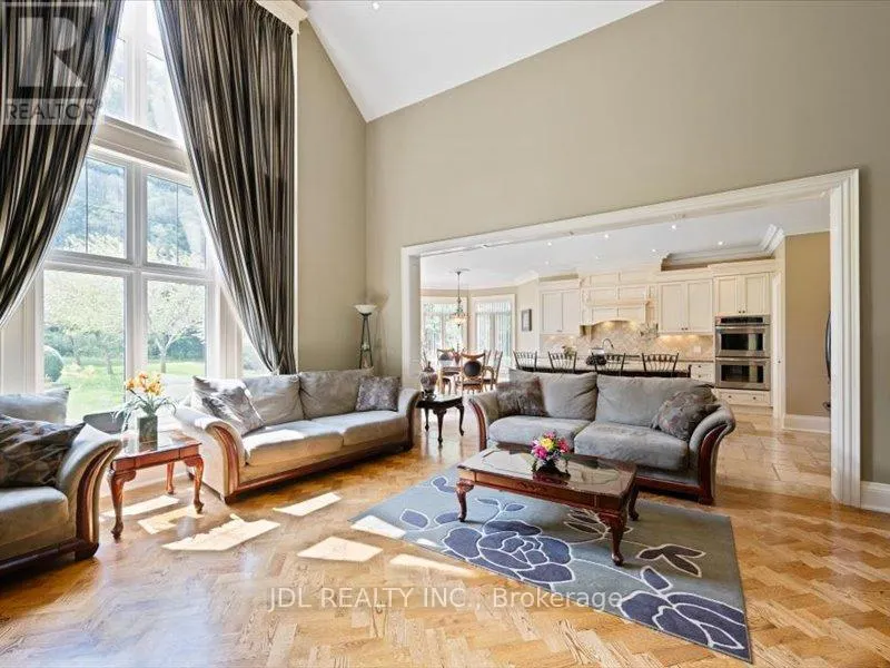 15 LAKE WOODS DRIVE