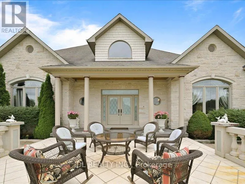 15 LAKE WOODS DRIVE
