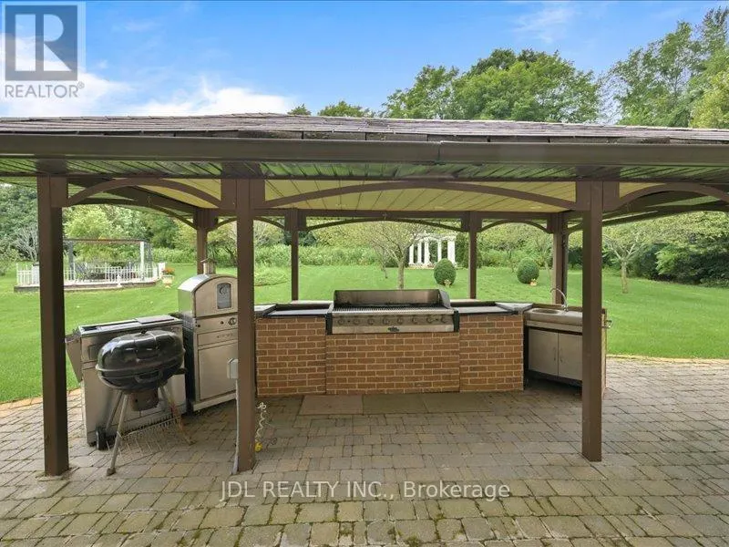 15 LAKE WOODS DRIVE