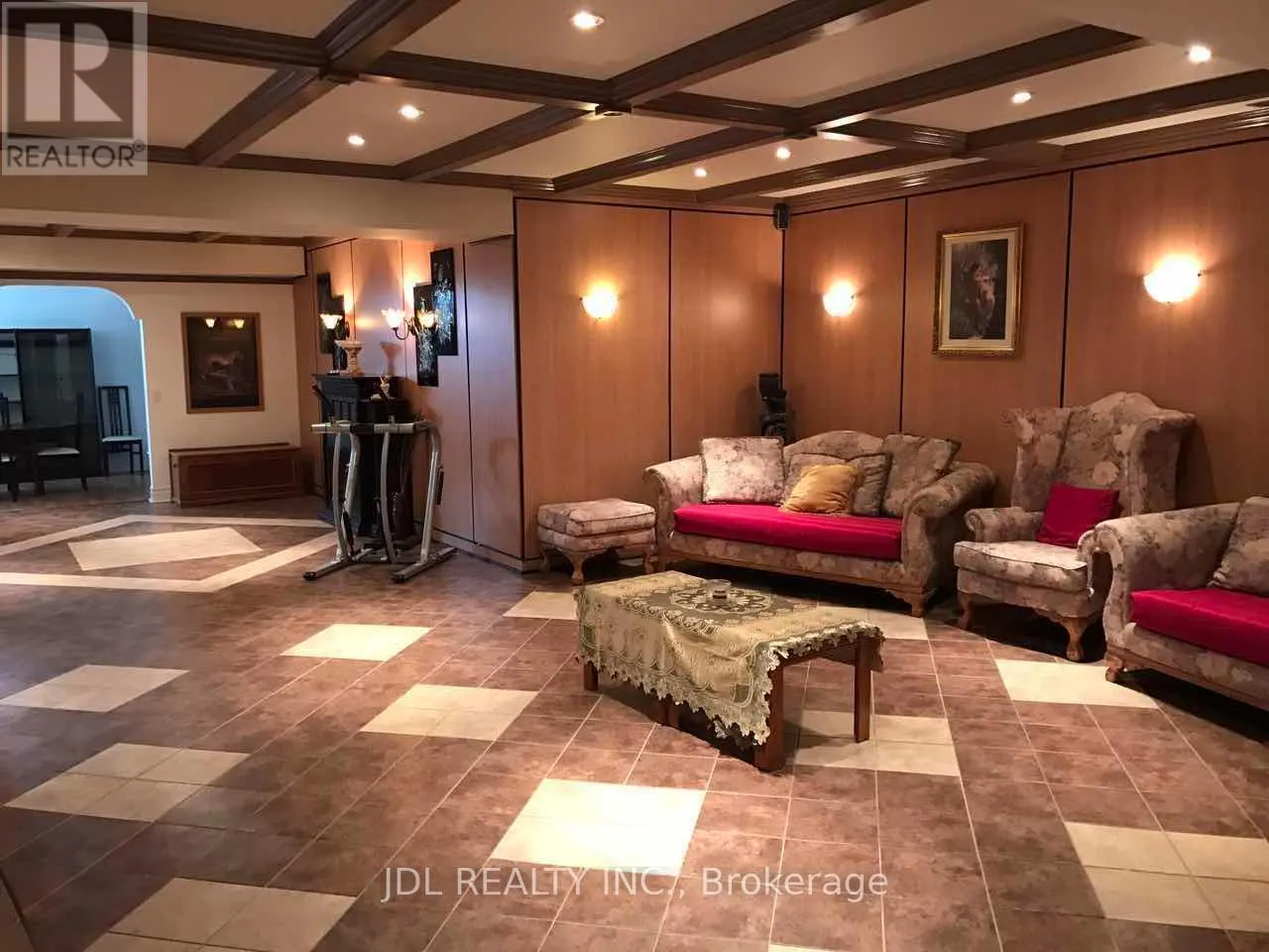 15 LAKE WOODS DRIVE