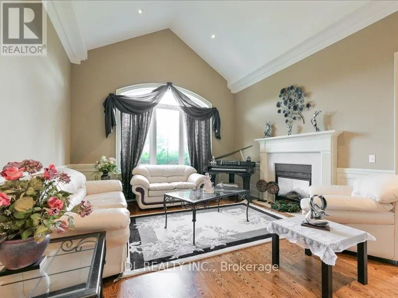 15 LAKE WOODS DRIVE