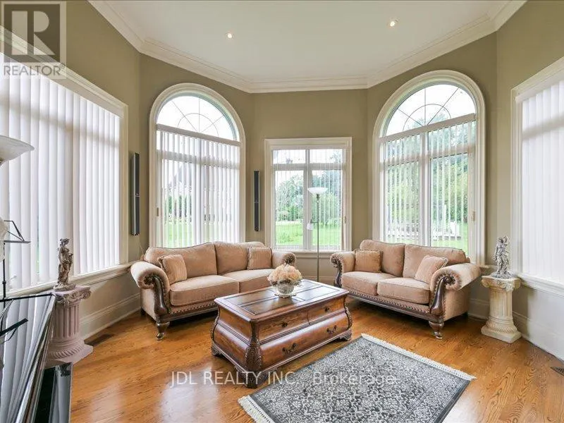 15 LAKE WOODS DRIVE