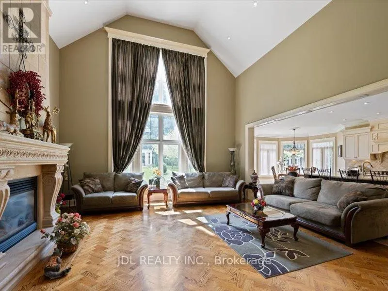 15 LAKE WOODS DRIVE
