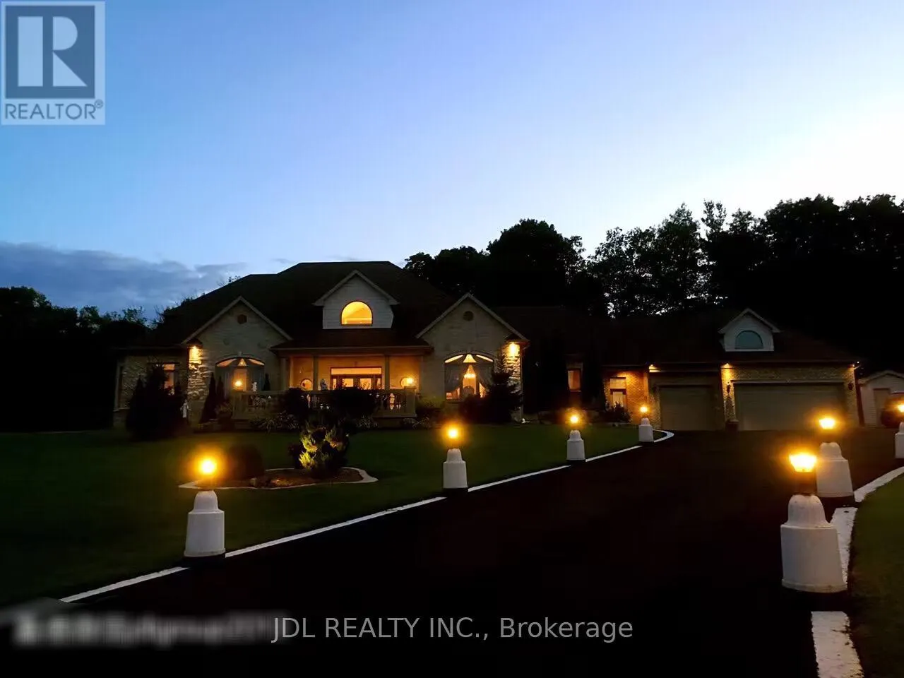 15 LAKE WOODS DRIVE
