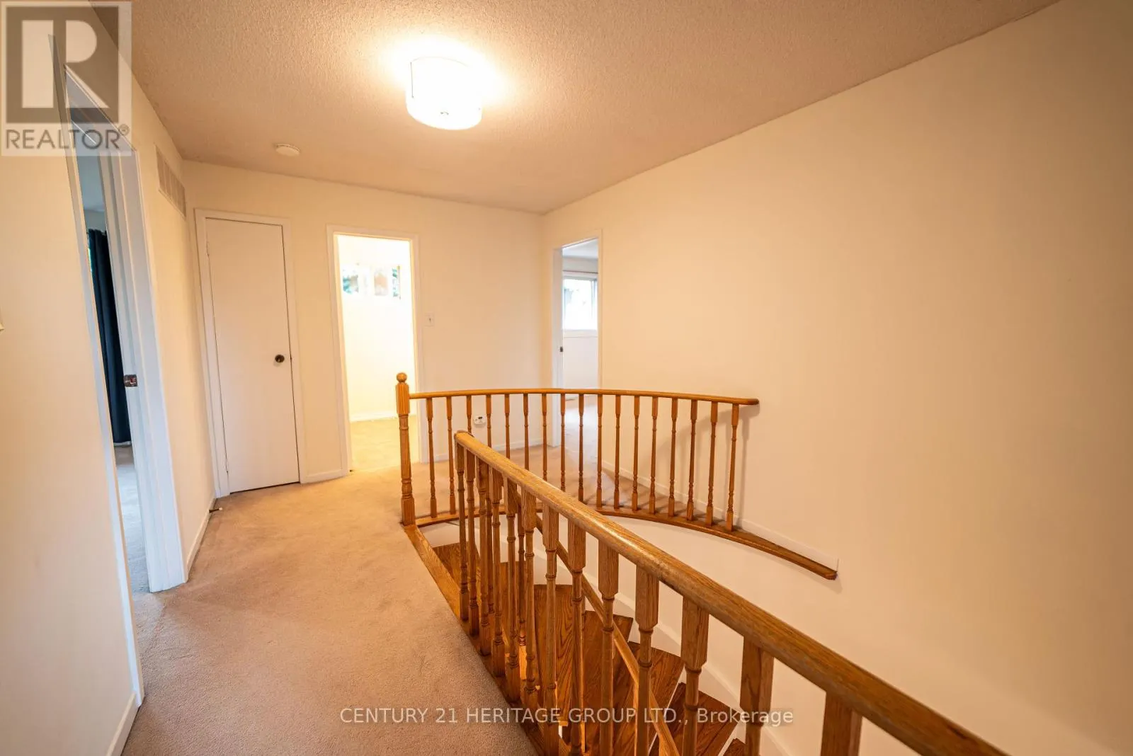 UPPER LEVEL - 42 PORTLAND CRESCENT