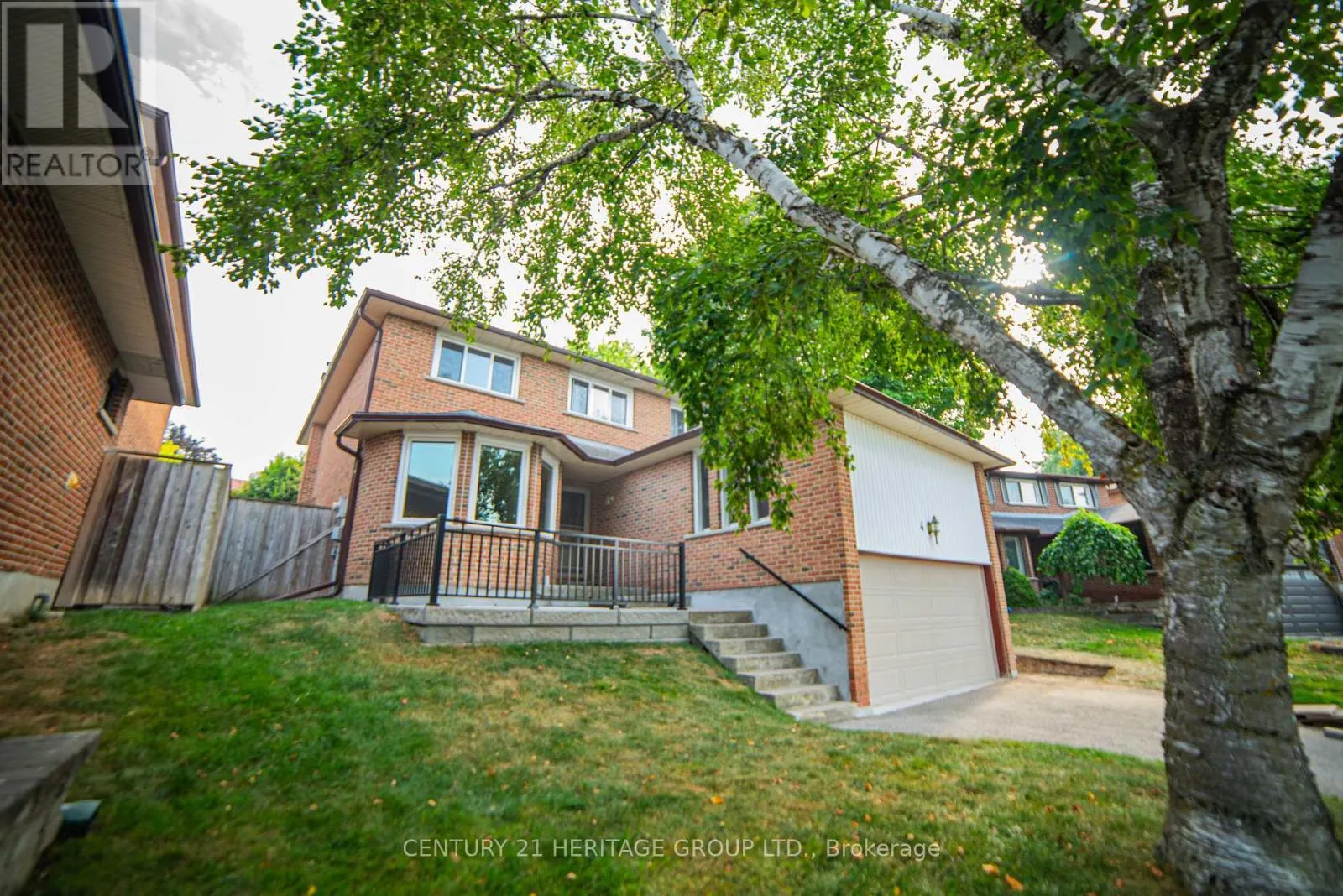 UPPER LEVEL - 42 PORTLAND CRESCENT