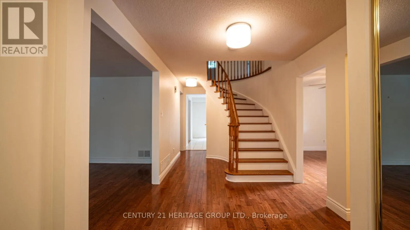 UPPER LEVEL - 42 PORTLAND CRESCENT