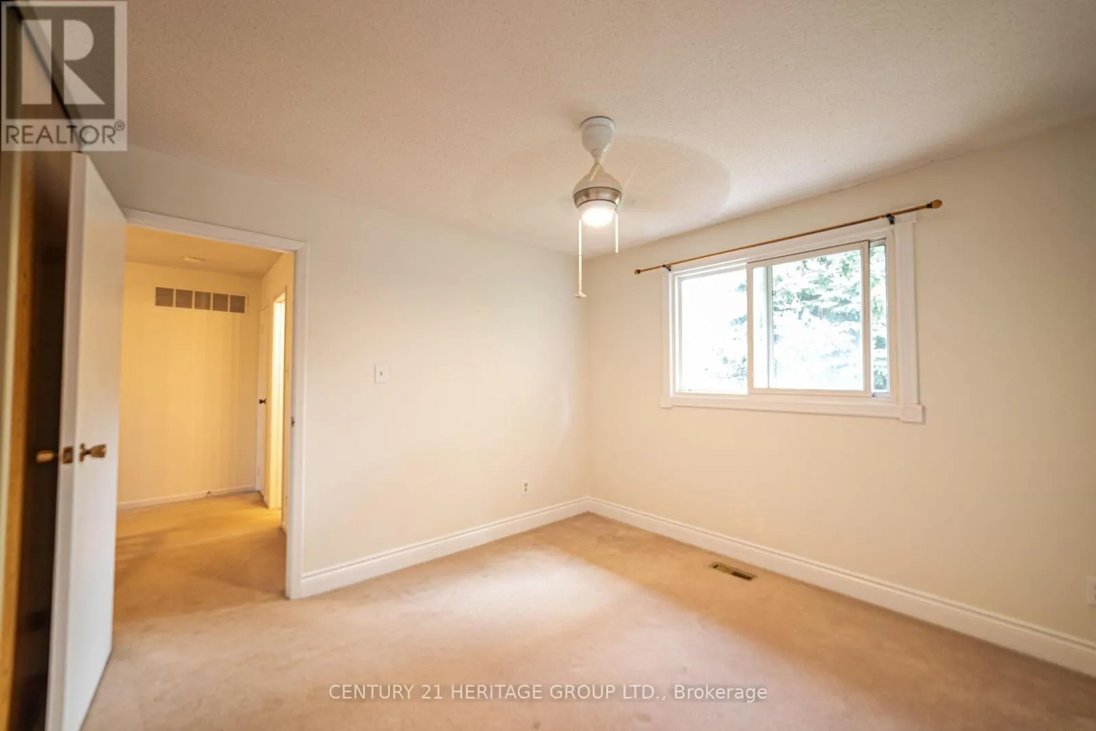 UPPER LEVEL - 42 PORTLAND CRESCENT