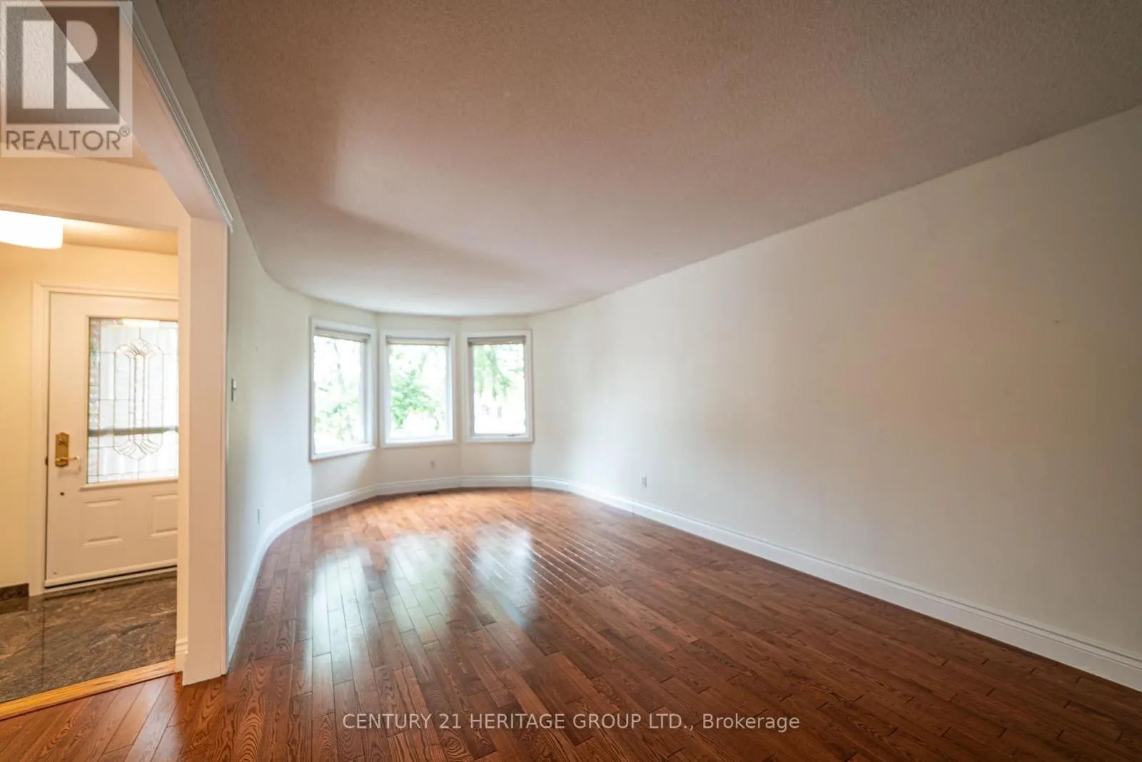 UPPER LEVEL - 42 PORTLAND CRESCENT