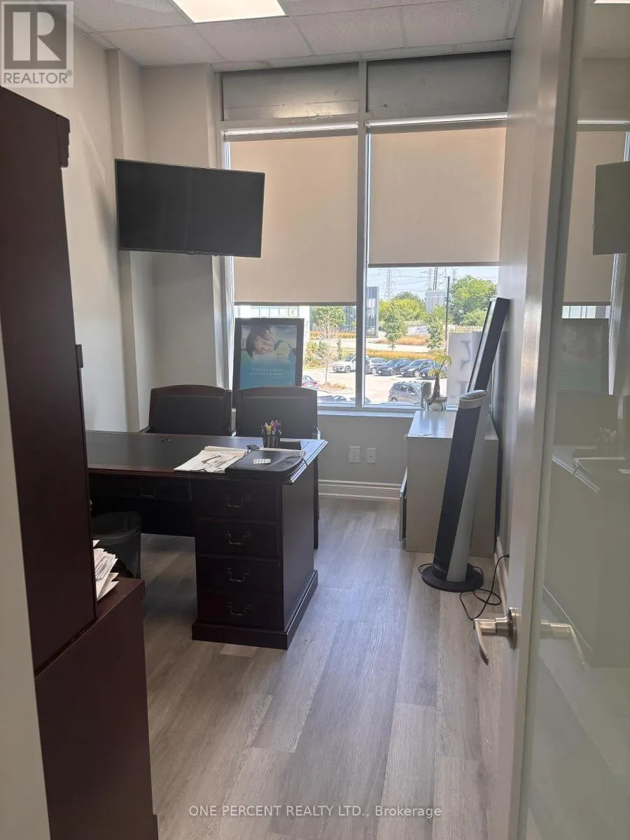 212 - 10 GREAT GULF DRIVE E