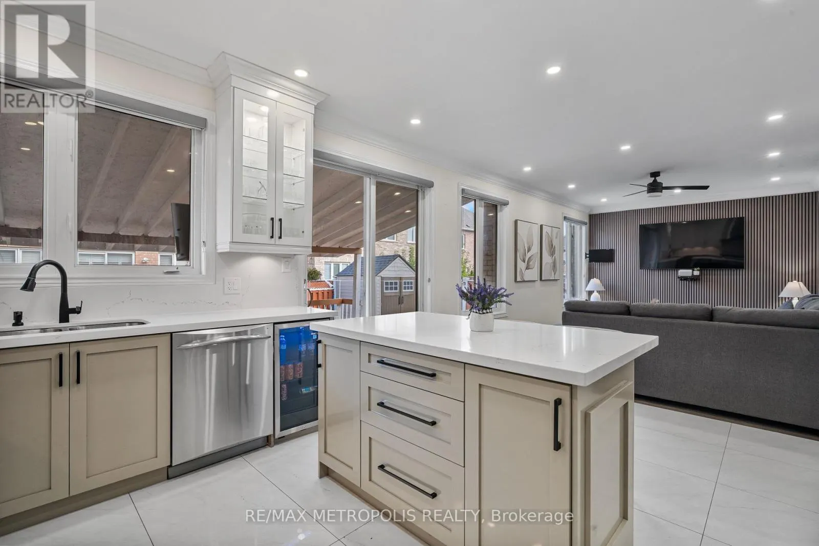 71 FORESTBROOK DRIVE