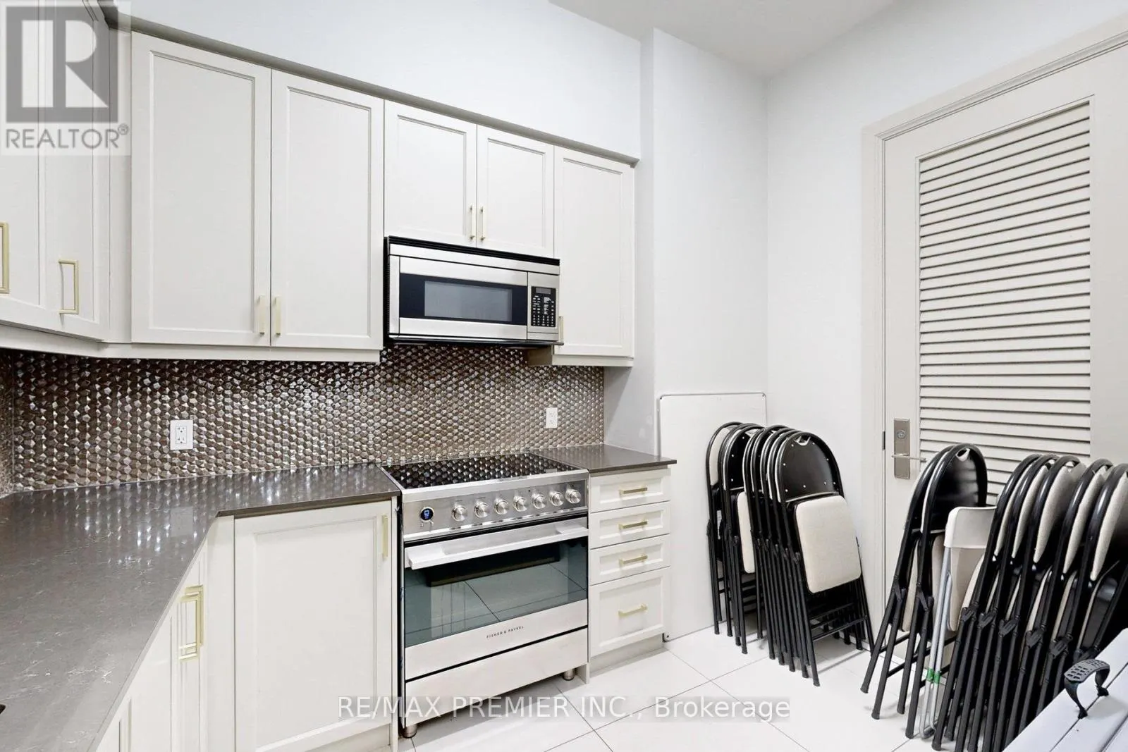 SUITE 1907 - 9085 JANE STREET